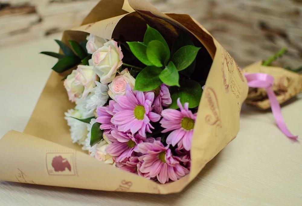 Букет цветов из: Розы и Хризантемы в Барнауле