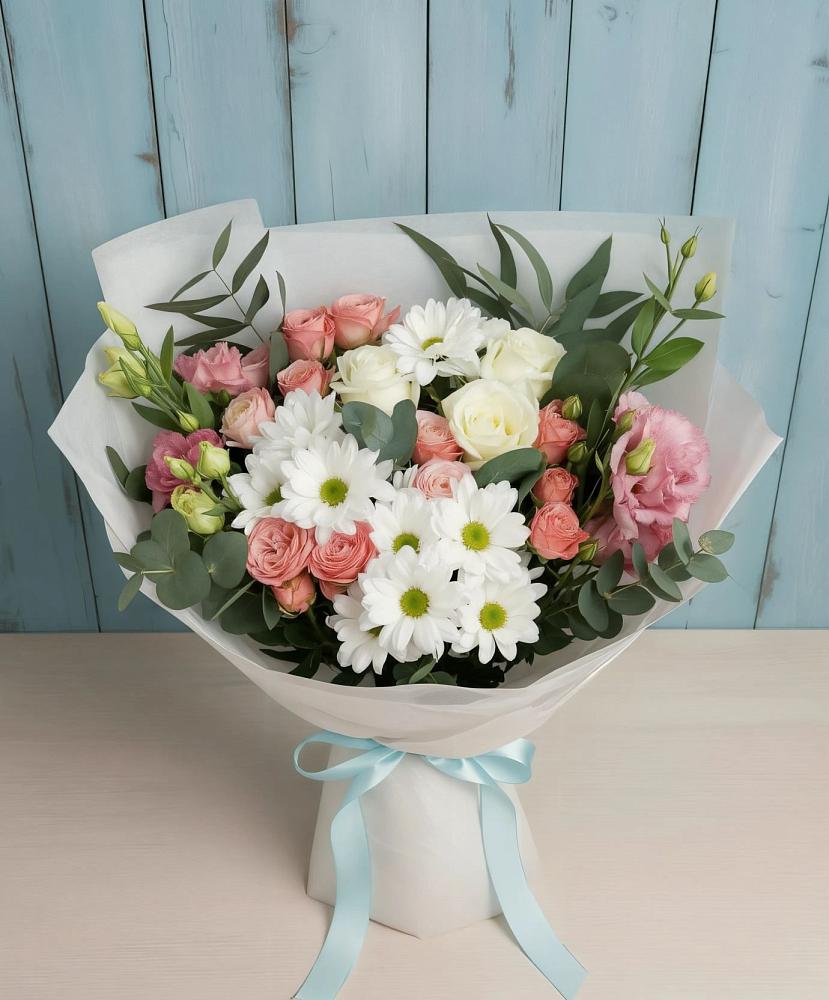 Букет цветов из: Розы, Лизиантусы и Хризантемы в Барнауле