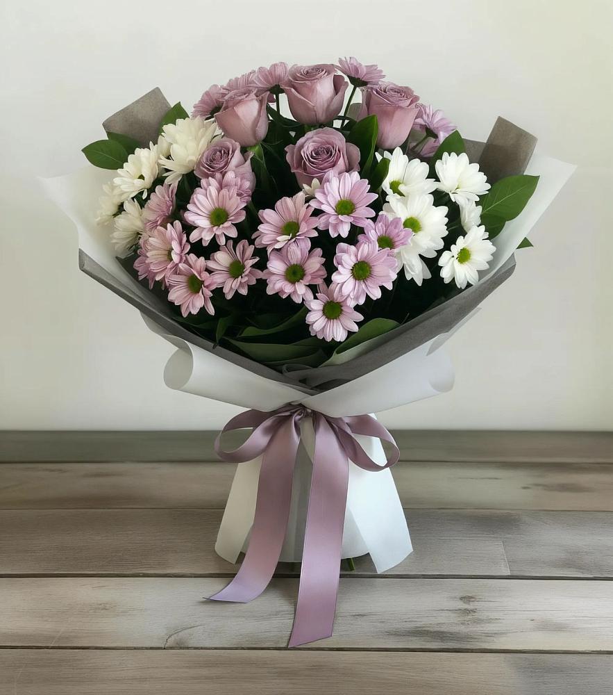 Букет цветов из: Хризантемы и Розы в Барнауле