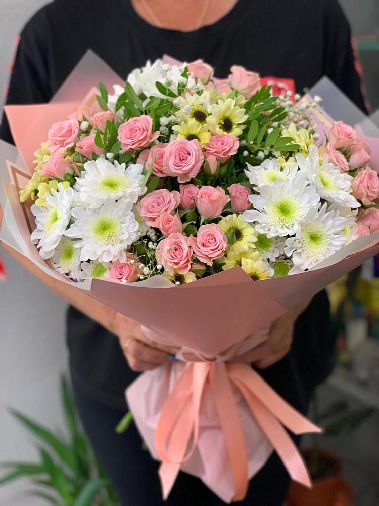 Букет цветов из: Розы и Хризантемы в Барнауле