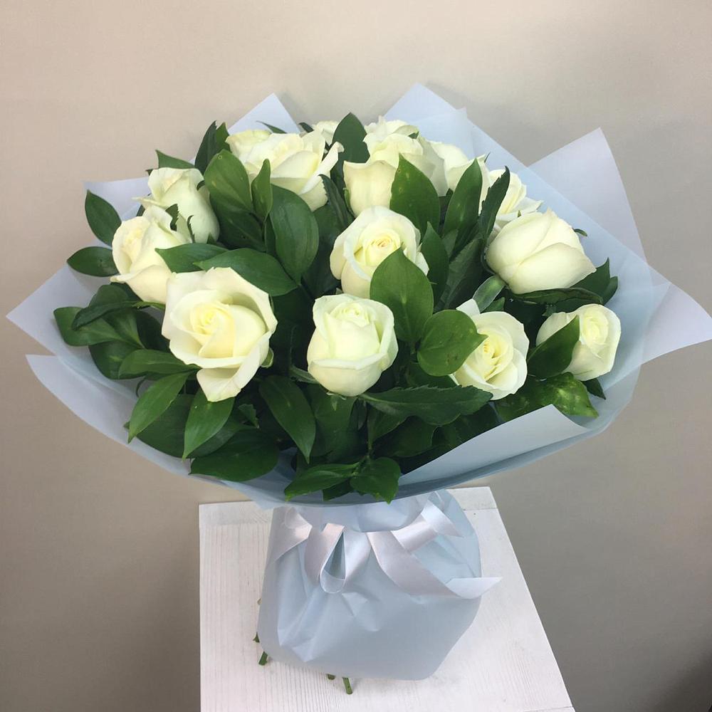Букет 15 Белых роз Проуд в Барнауле
