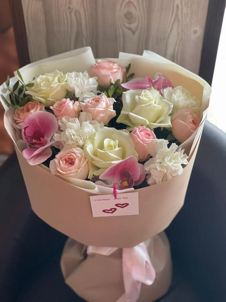 Букет цветов из: Орхидеи, Розы и Гвоздики в Барнауле