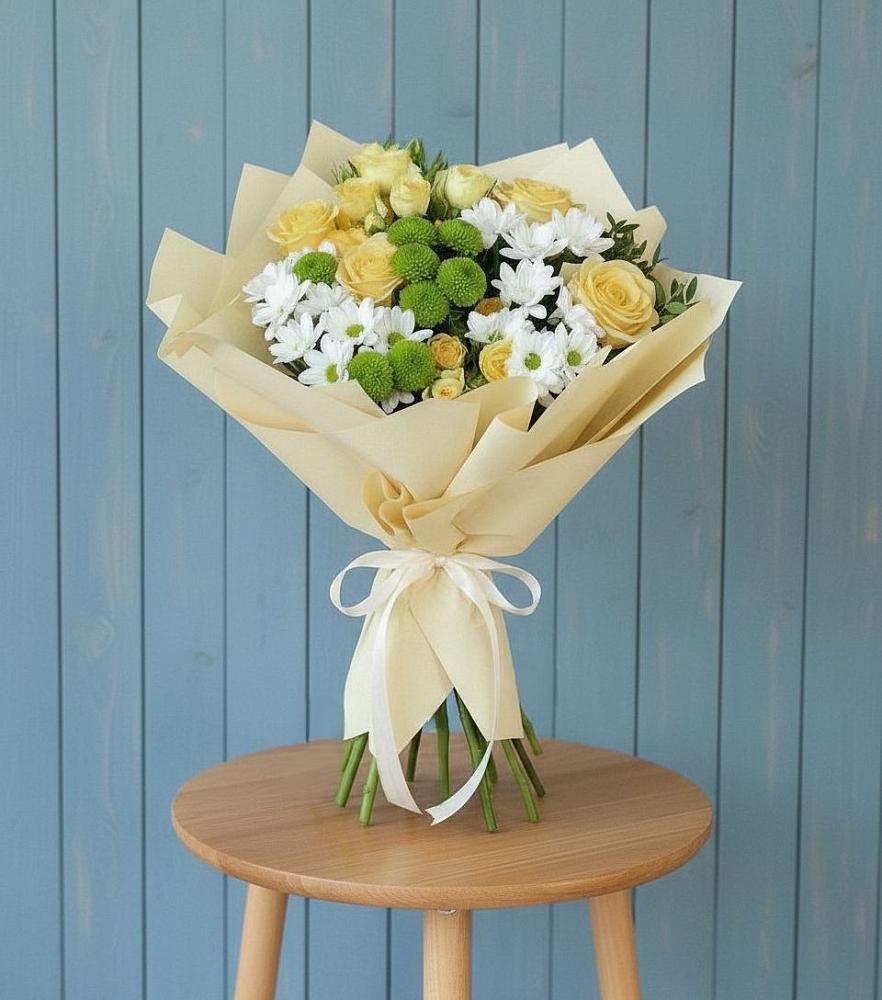 Букет цветов из: Хризантемы и Розы в Барнауле