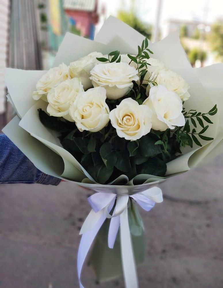 Букет Белые розы Проуд в Барнауле