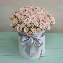 Цветочная композиция из Розы в шляпной коробке в Барнауле