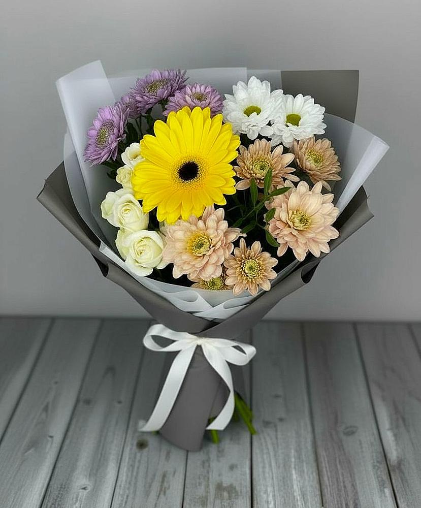 Букет цветов из: Розы, Герберы и Хризантемы в Барнауле