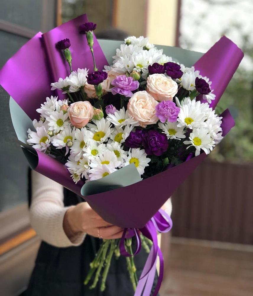 Букет цветов из: Хризантемы, Гвоздики и Розы в Барнауле