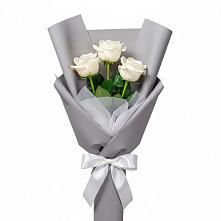 Букет 3 белые розы в Барнауле