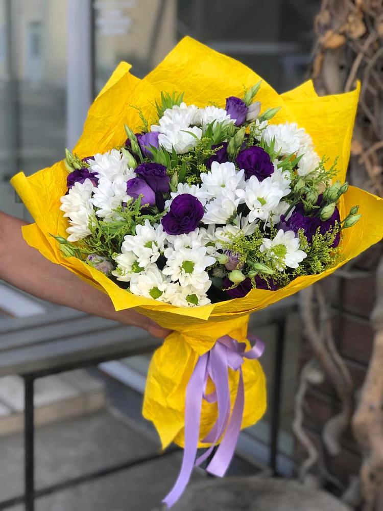 Букет цветов из: Ирисы, Хризантемы и Ромашки в Барнауле