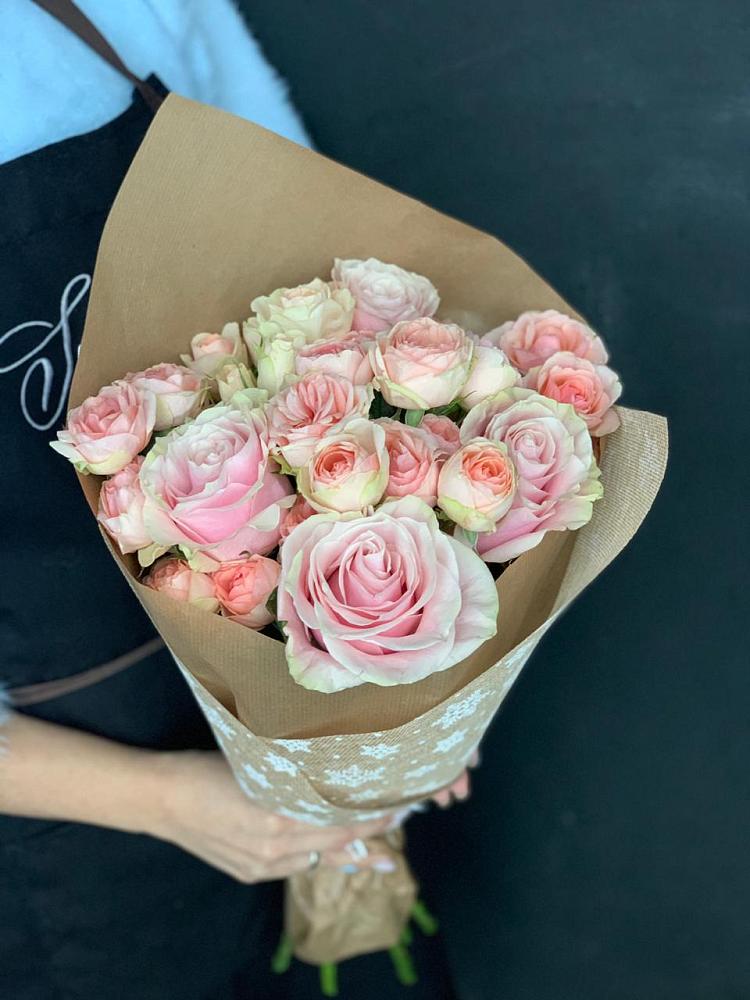 Букет цветов из: Хризантемы и Розы в Барнауле