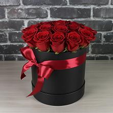 Цветочная композиция из Розы в шляпной коробке в Барнауле