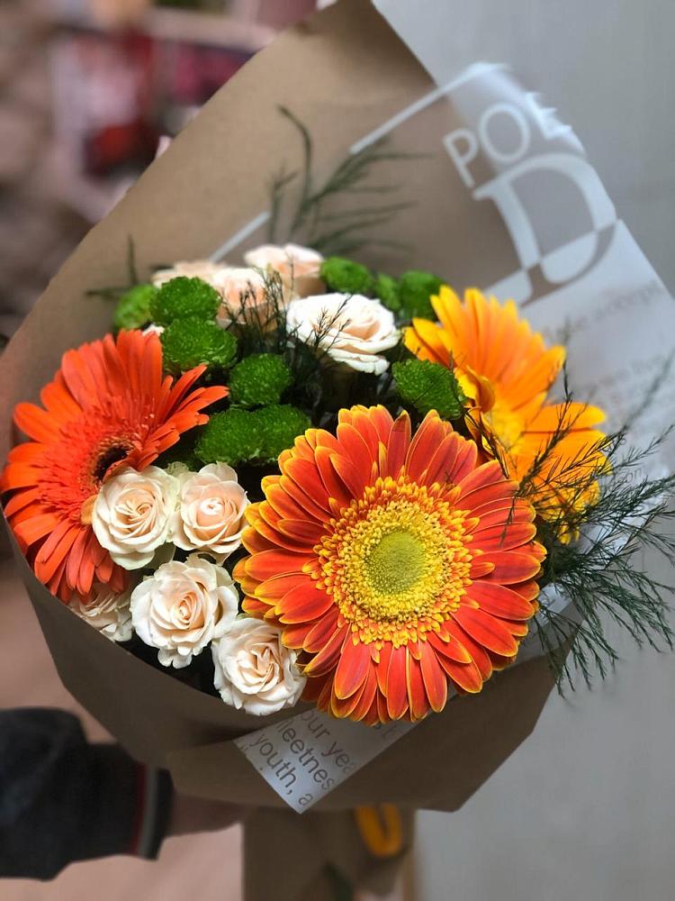 Букет цветов из: Герберы, Хризантемы и Розы в Барнауле