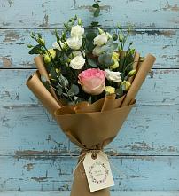Букет цветов из:  Розы и Лизиантусы в Барнауле