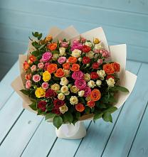 Букет Микс из разноцветных кустовых роз в Барнауле